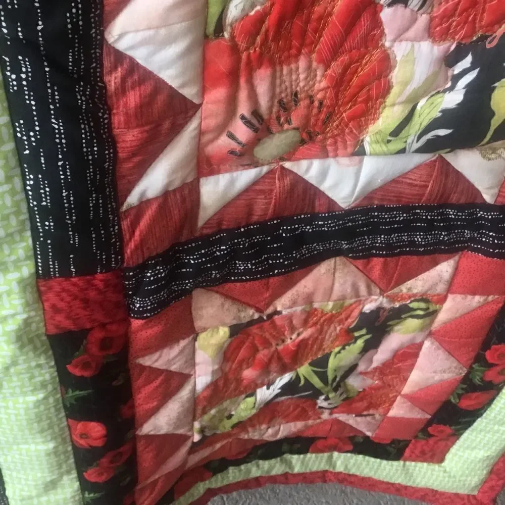 Brand new Hand Crafted Poppies Quilt